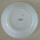 7 plates and a hollow dish model Guadeloupe Saint Amand