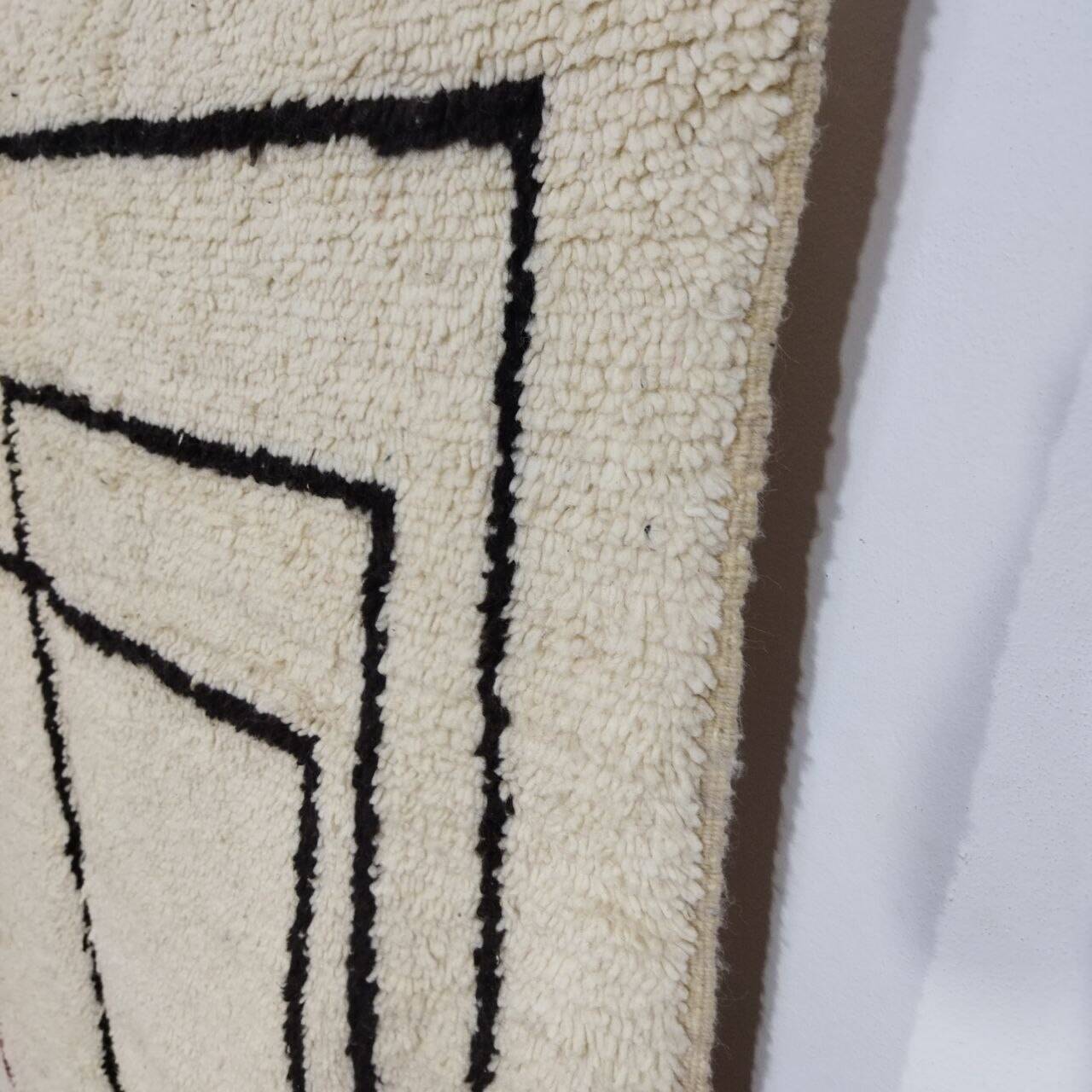 Handmade wool Berber rug 260 x 150 cm