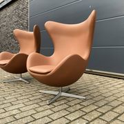 2x Fritz Hansen Egg chair by Arne Jacobsen in Cognac leather, new condition!