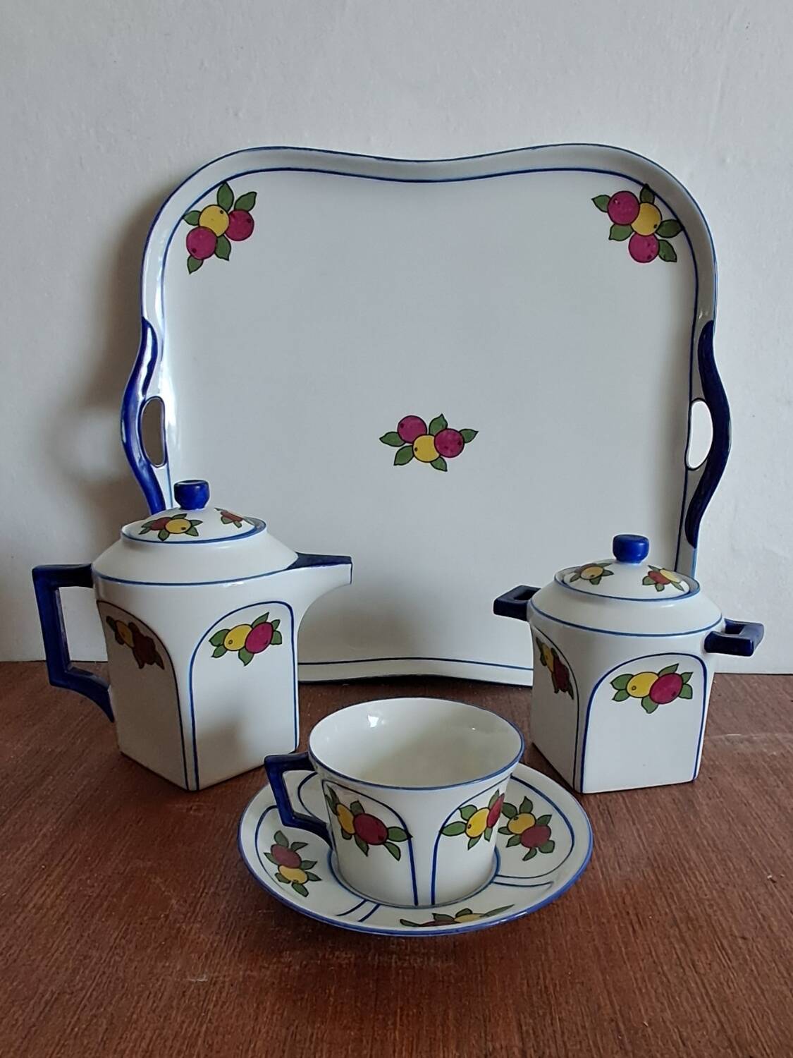 Coffee service in porcelain A. Lanternier & Co Limoges. 1960s.