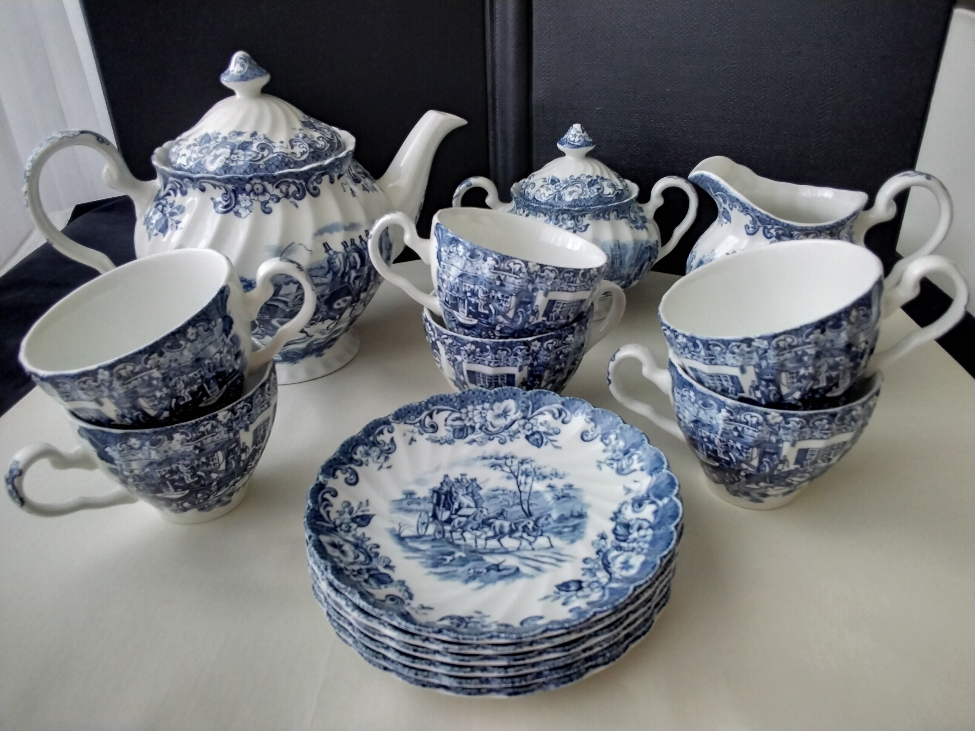 Tea service 6 people Johnson Bros Coaching Scenes
