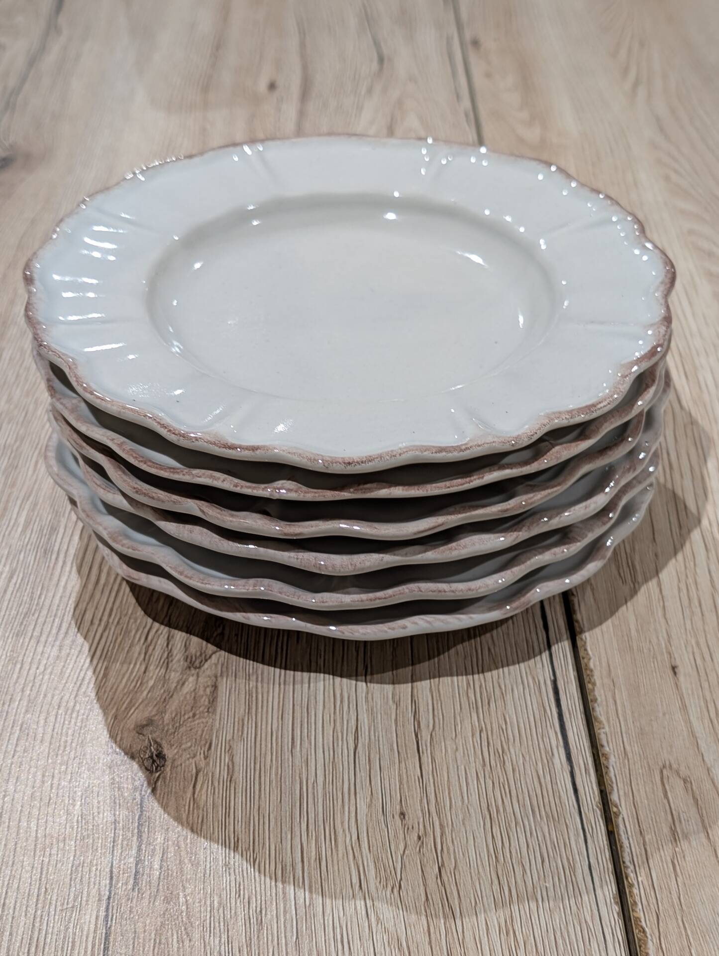 6 assiettes à dessert en céramique frangée blanche et rose