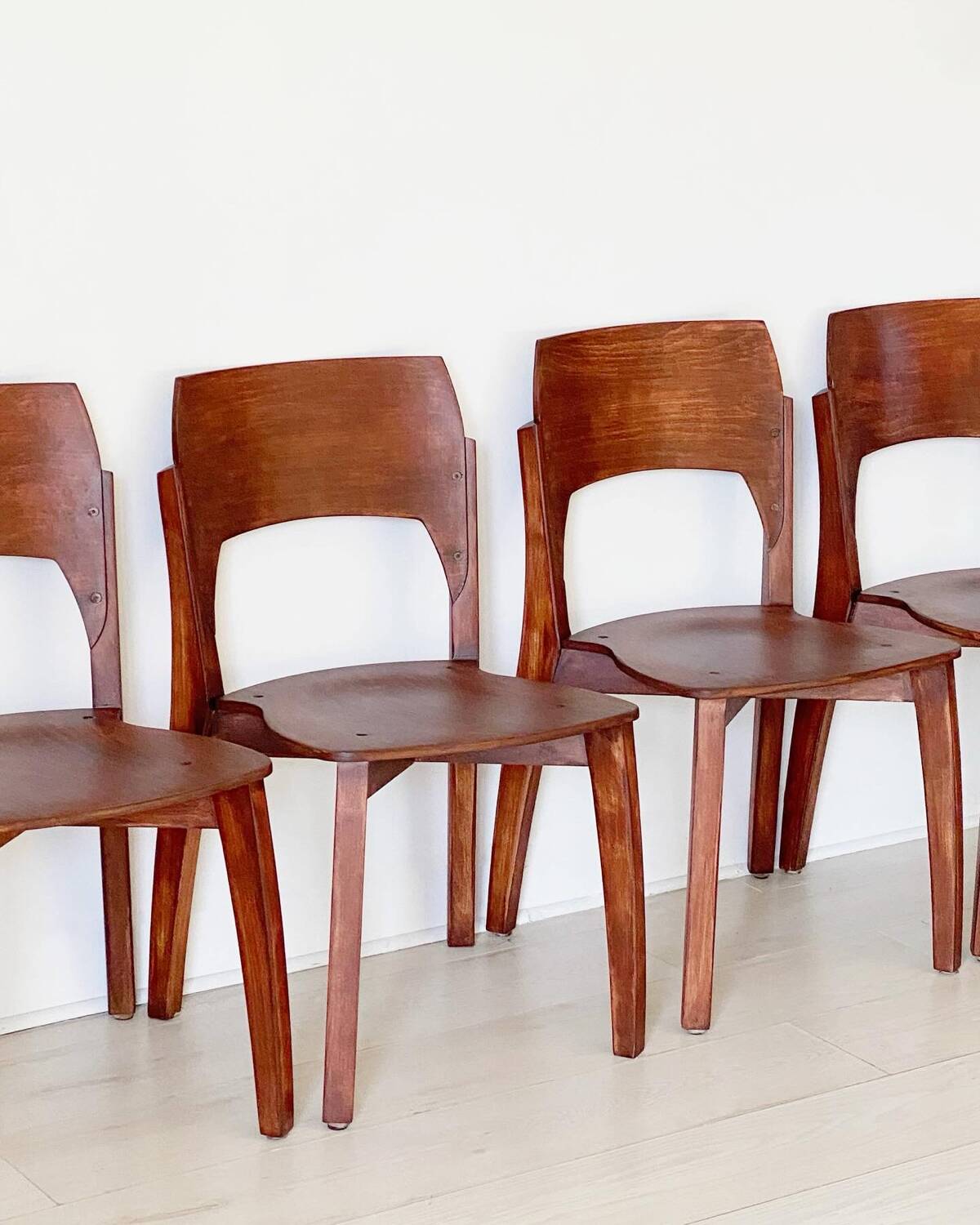 4 mahogany wooden chairs