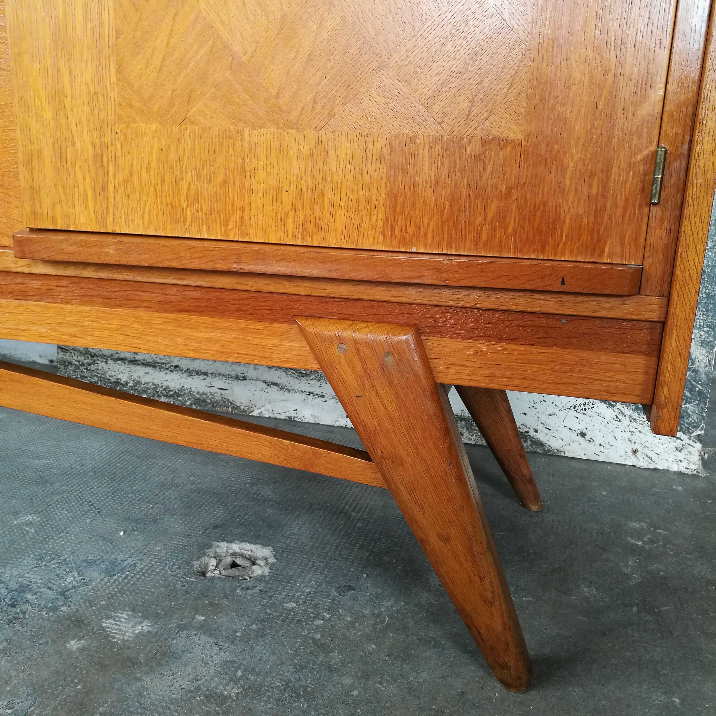 Enfilade 50s golden oak compass feet