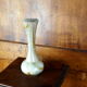Vase en verre soufflé à col dentelé, blanc marbré à inclusions d'or - fin XIXème