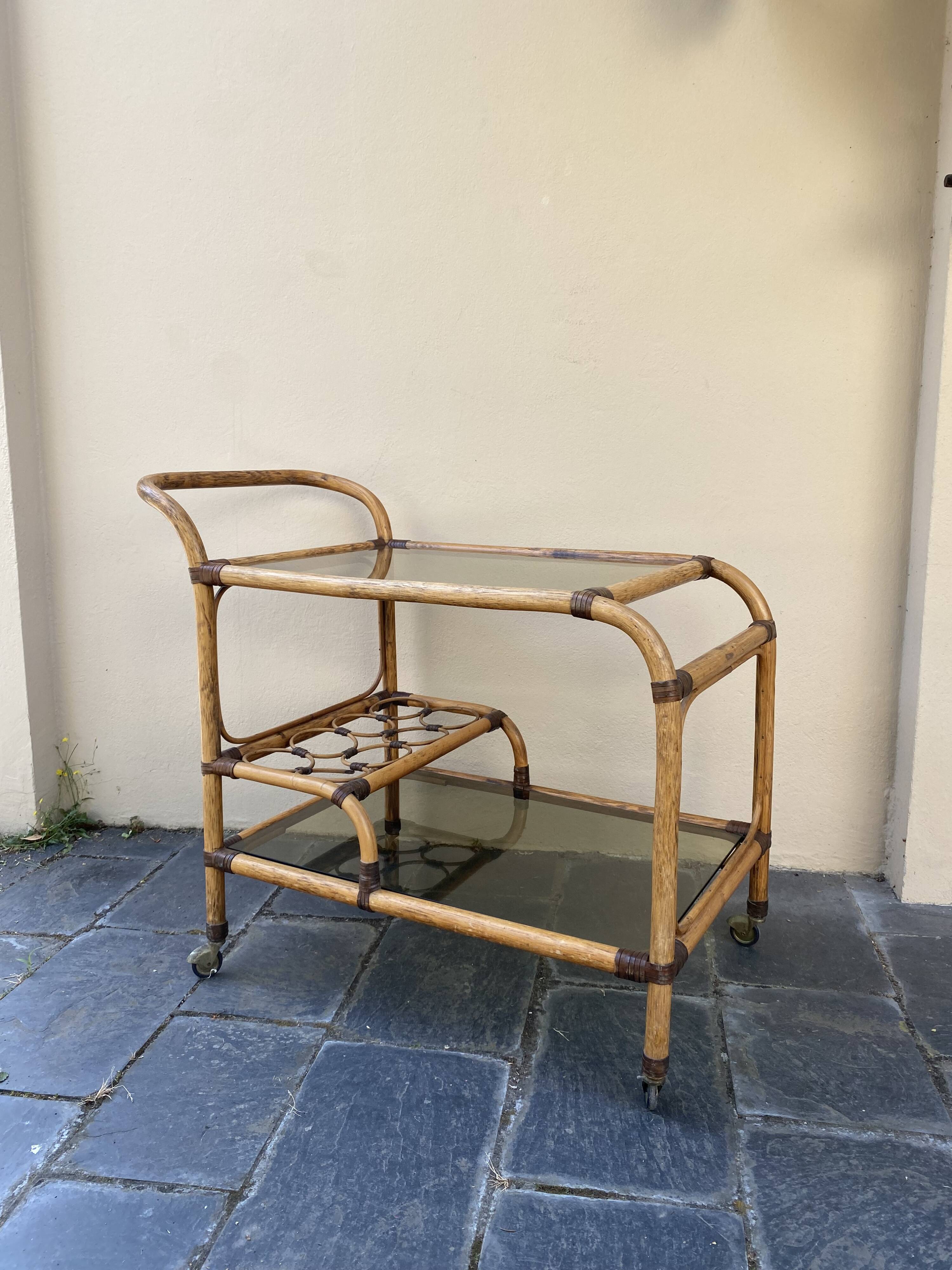 Vintage rattan wheel bar