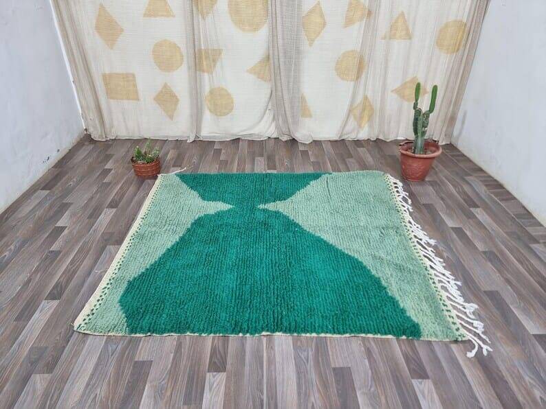 Handmade traditional Beni Ourain Berber rug, size 100 x 200 cm.