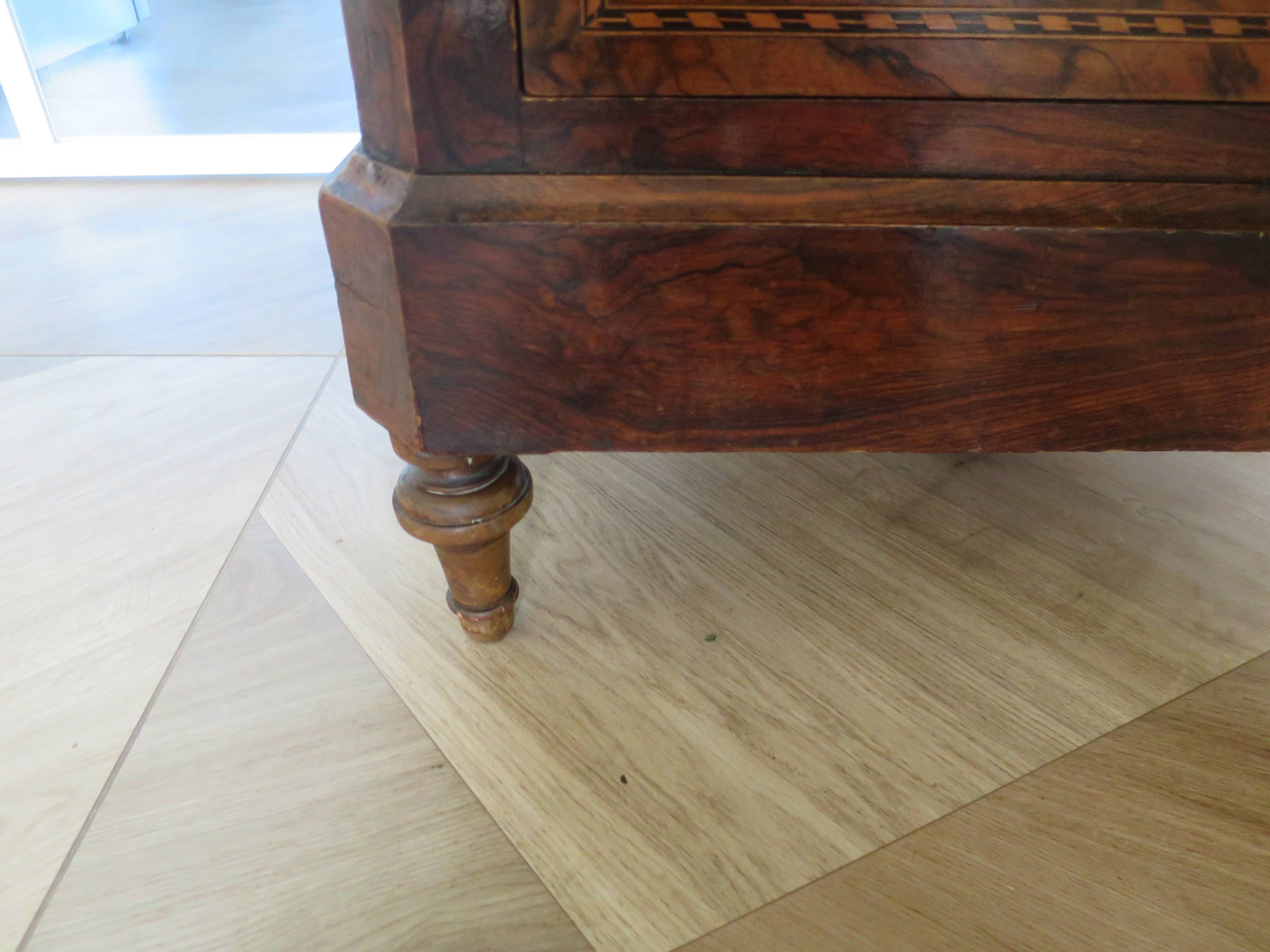 Antique oak burr chest of drawers - 4 drawers - marquetry inlay from the early 21st century