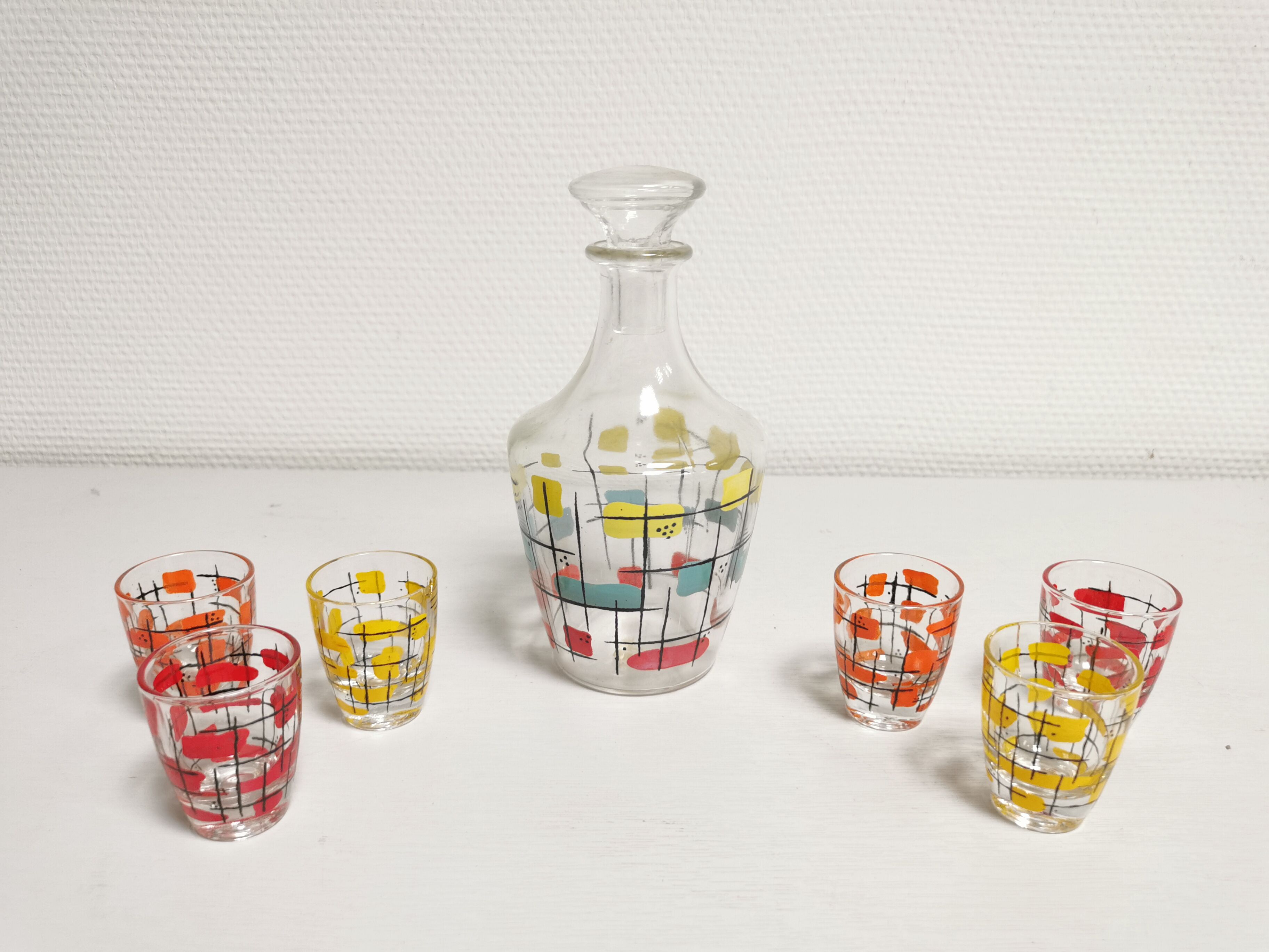 Vintage Liquor / Digestive Service 50 60 .  6 glasses and 1 carafe