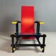 Chaise rouge et bleue de Gerrit Rietveld par Cassina