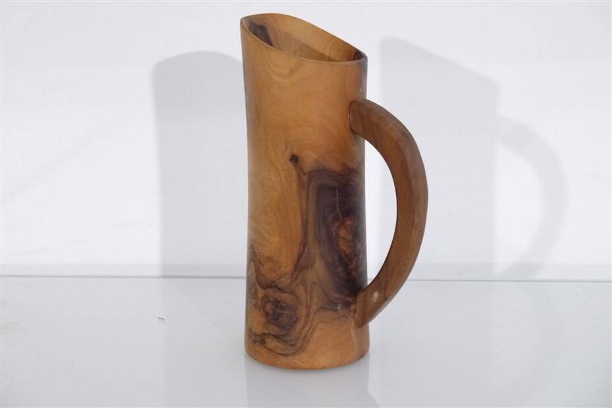 Vase à anse en olivier 1960