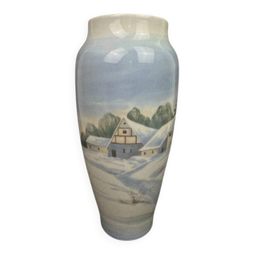 Vase en porcelaine de Copenhague, décor hivernal peint main, vers 1900-1920
