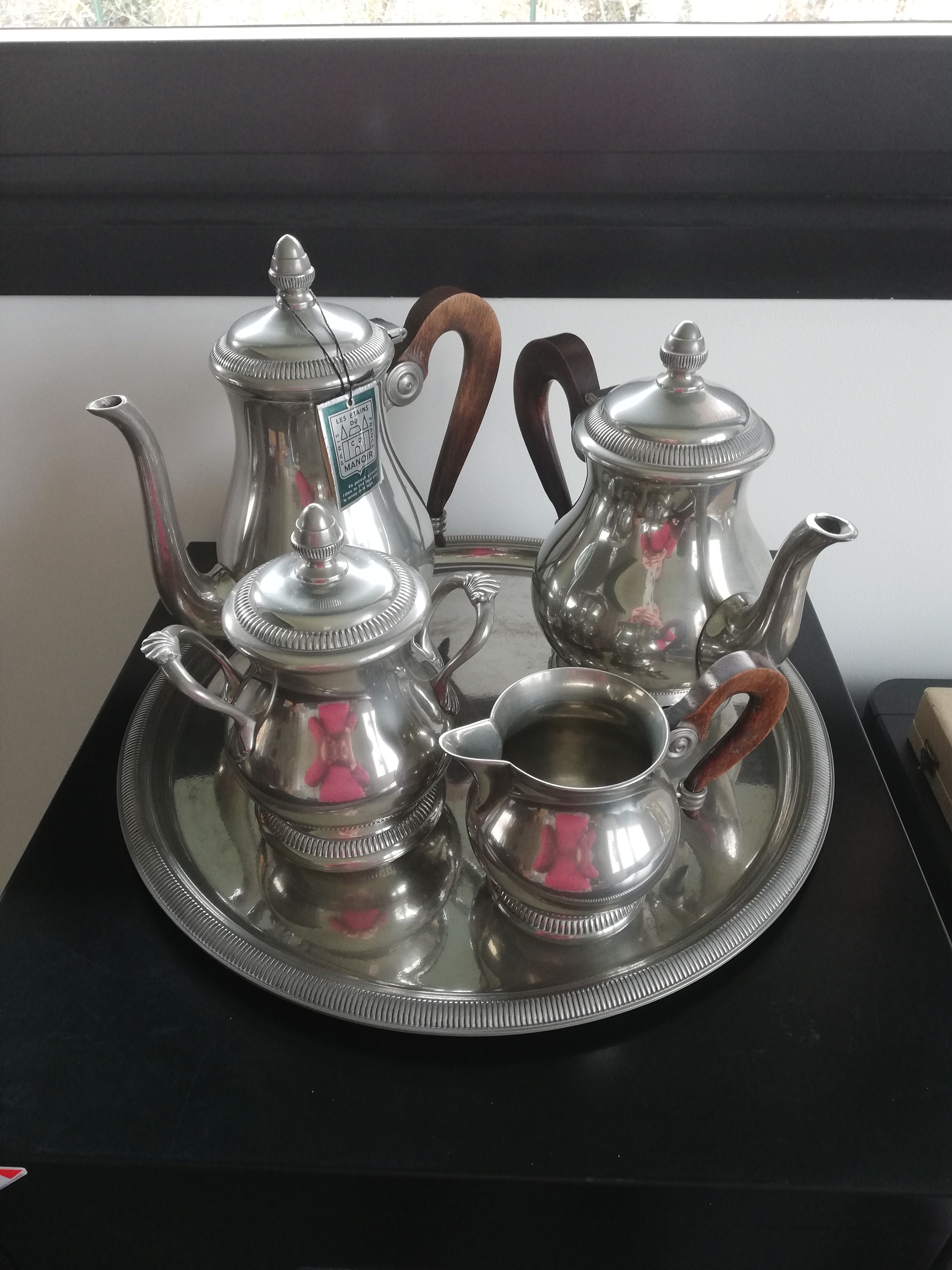 Coffee and tea tray service Les Étains du Manoir.