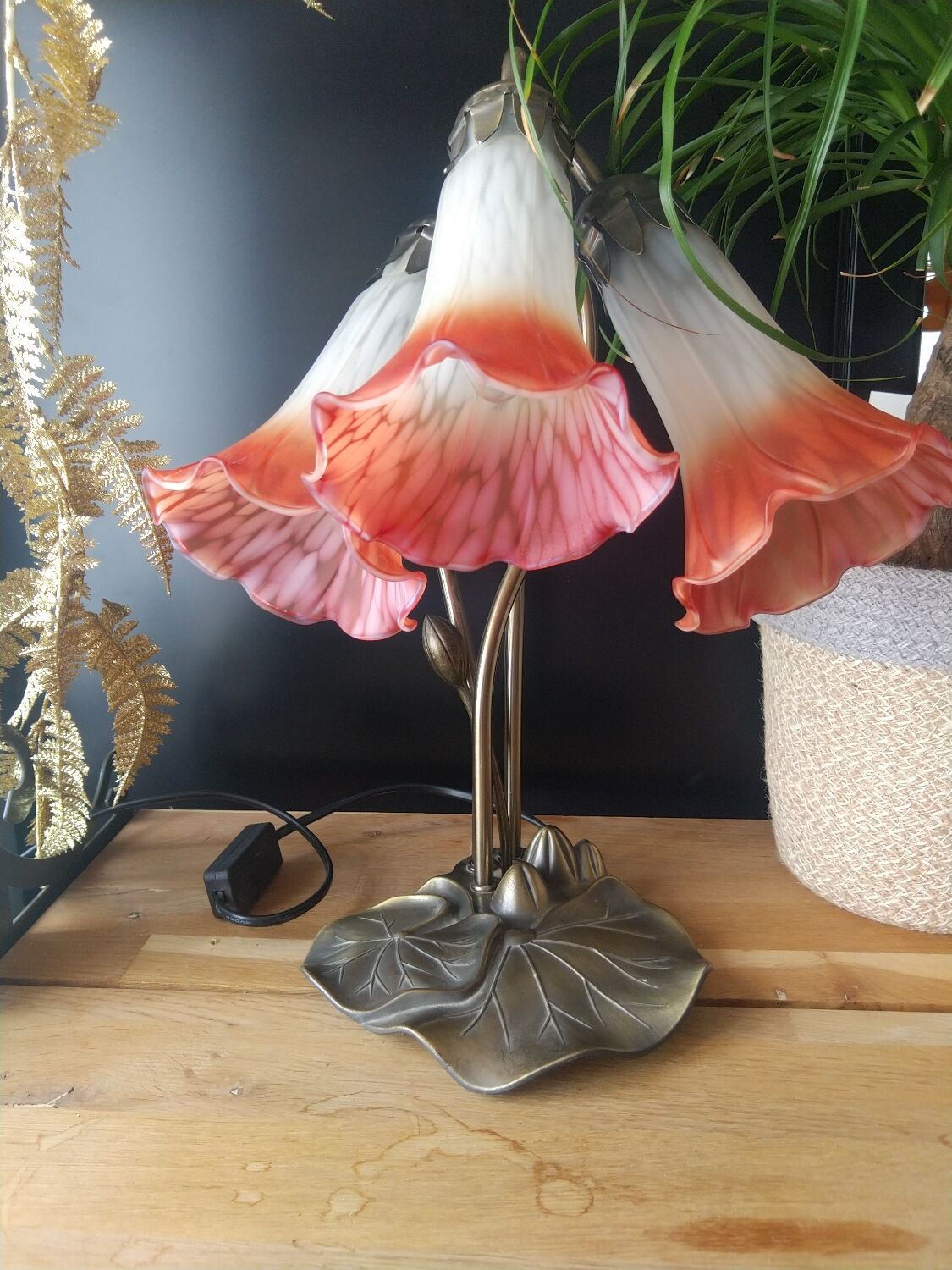 Lampe tulipe  pâte de verre style tyfany pied nénuphars style art nouveau