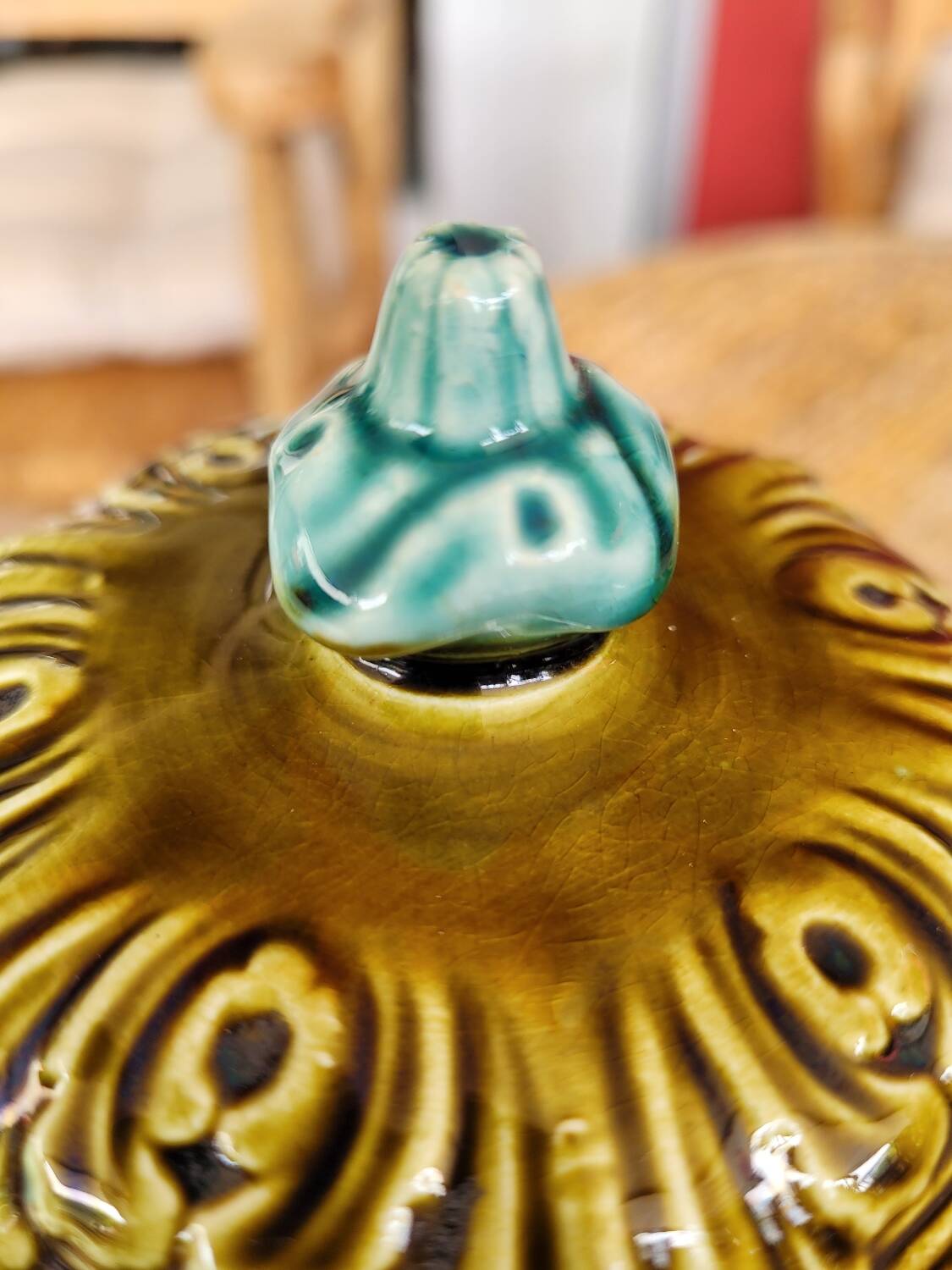 Covered slip pot