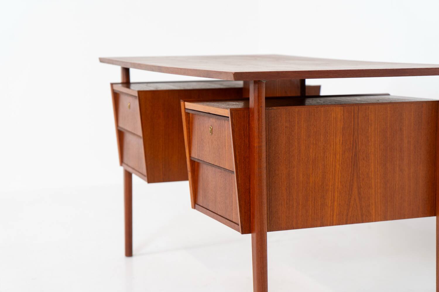 Bureau indépendant de Gunnar Nielsen Tibergaard (Danemark, années 1960).