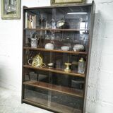 Vintage showcase library