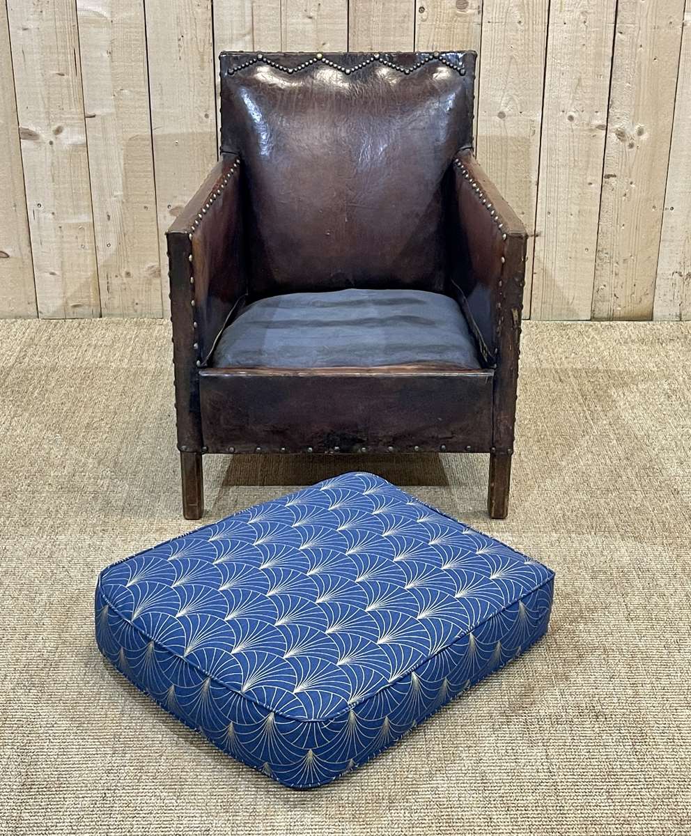 Club armchair art deco era leather and fabric cushion