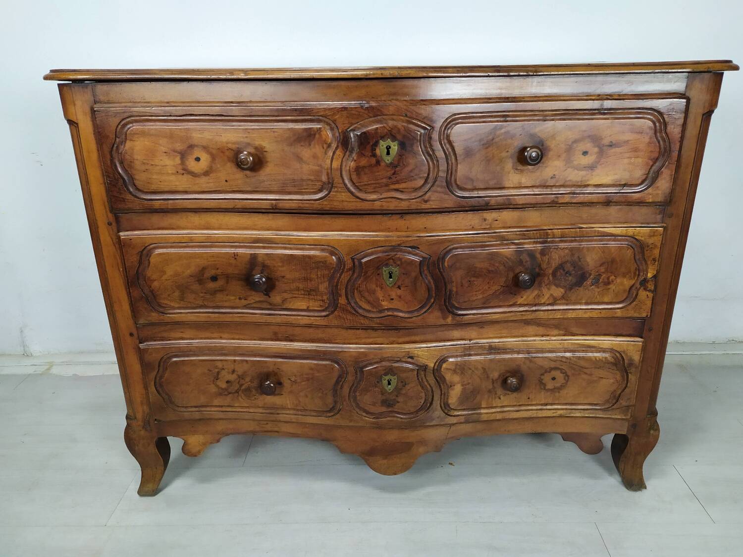 Louis XV chest of drawers