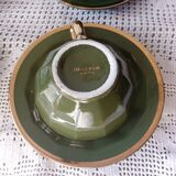 Coffee/tea cups and saucers