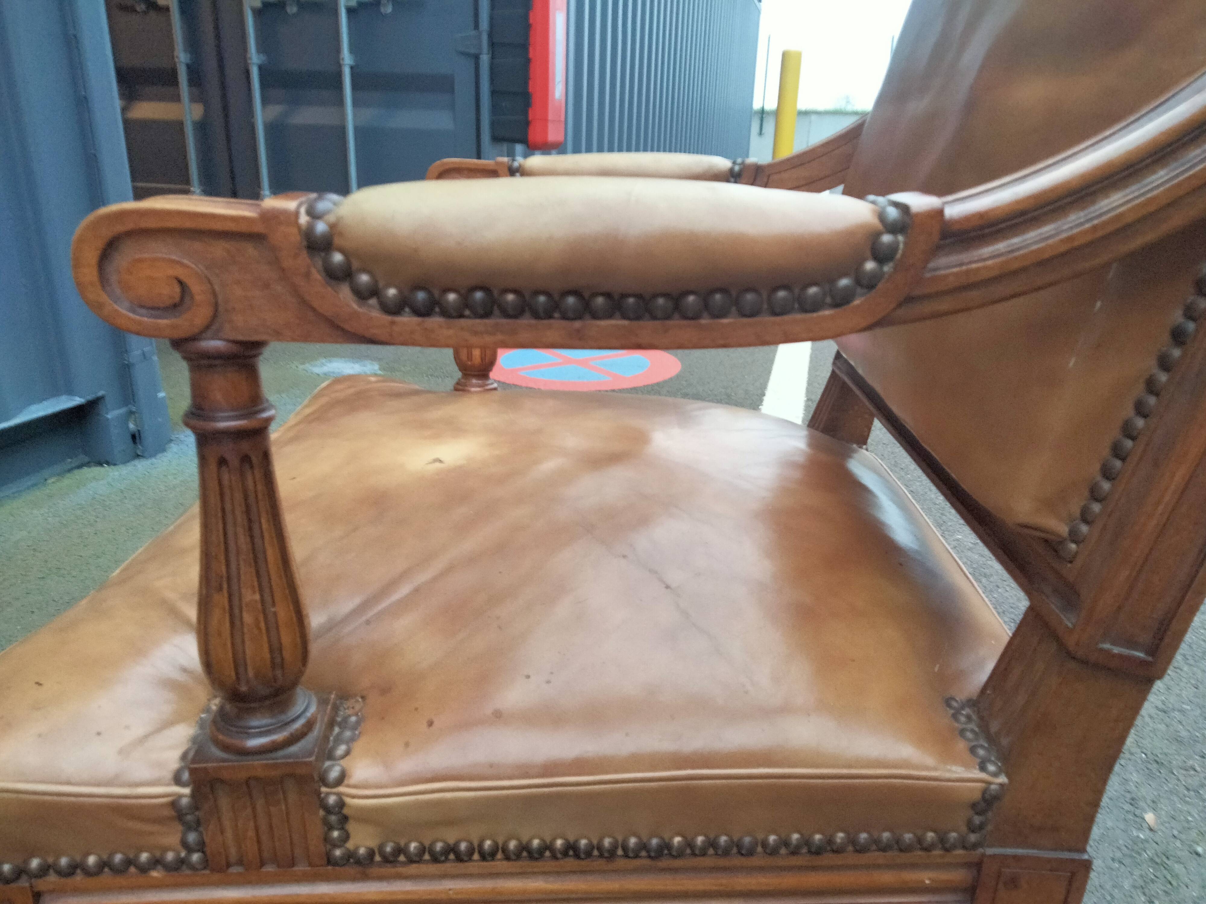 Paire de fauteuils anciens style Louis XVl