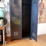 Industrial locker room, J. HOUDRY, 2 doors.