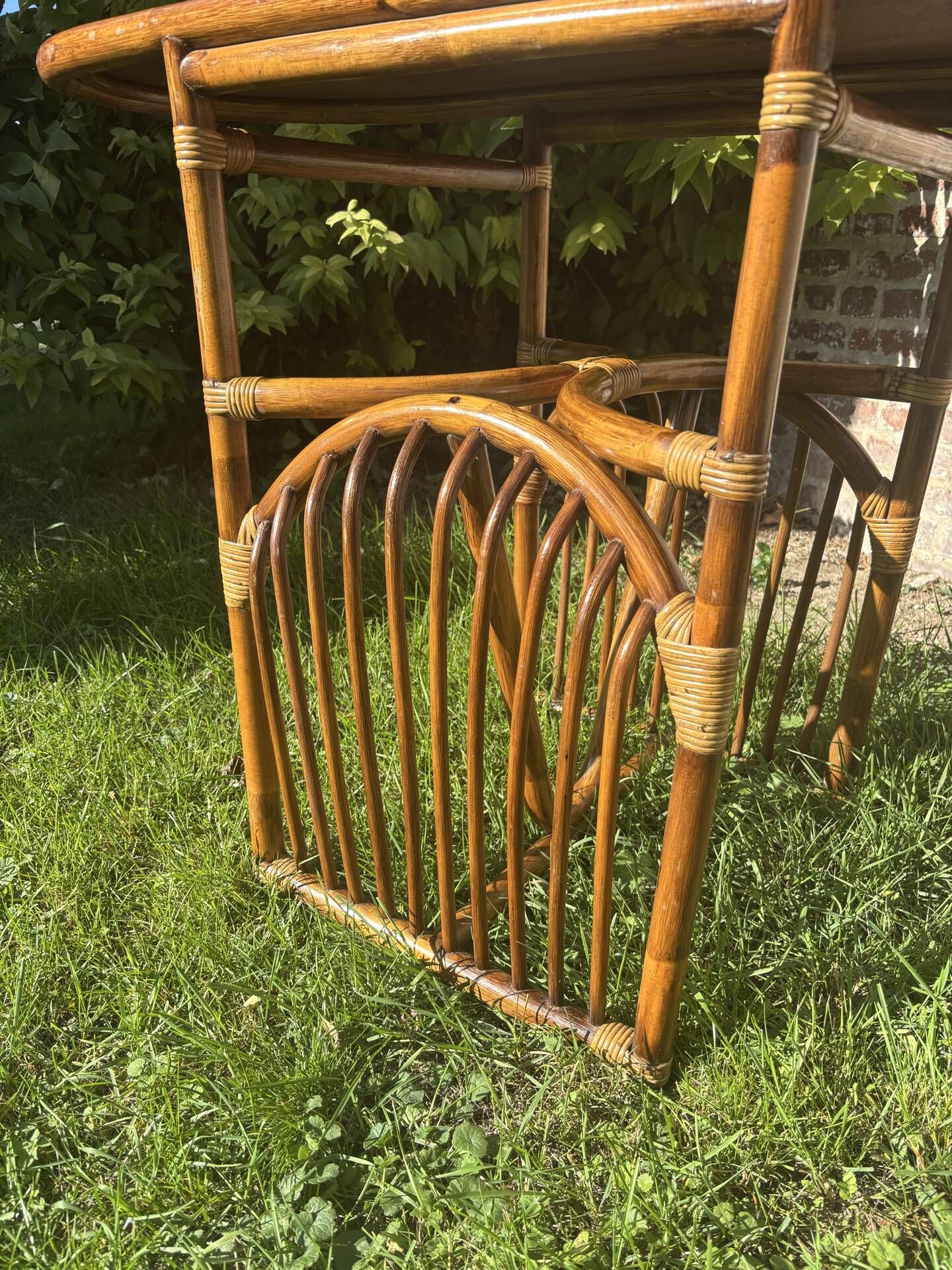 Table ovale en rotin