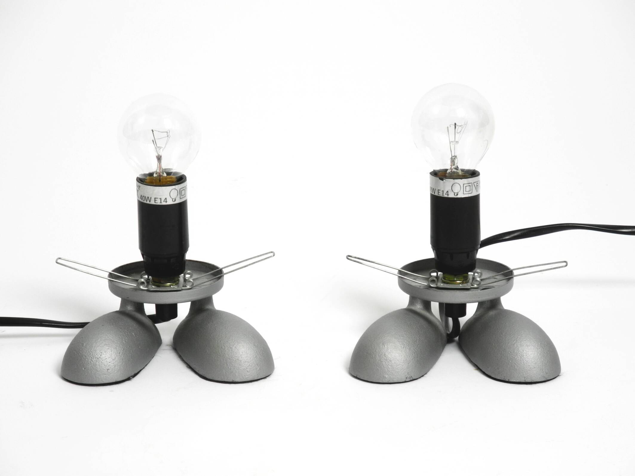 Pair of 1990s table lamps with a cast aluminum base by Sompex