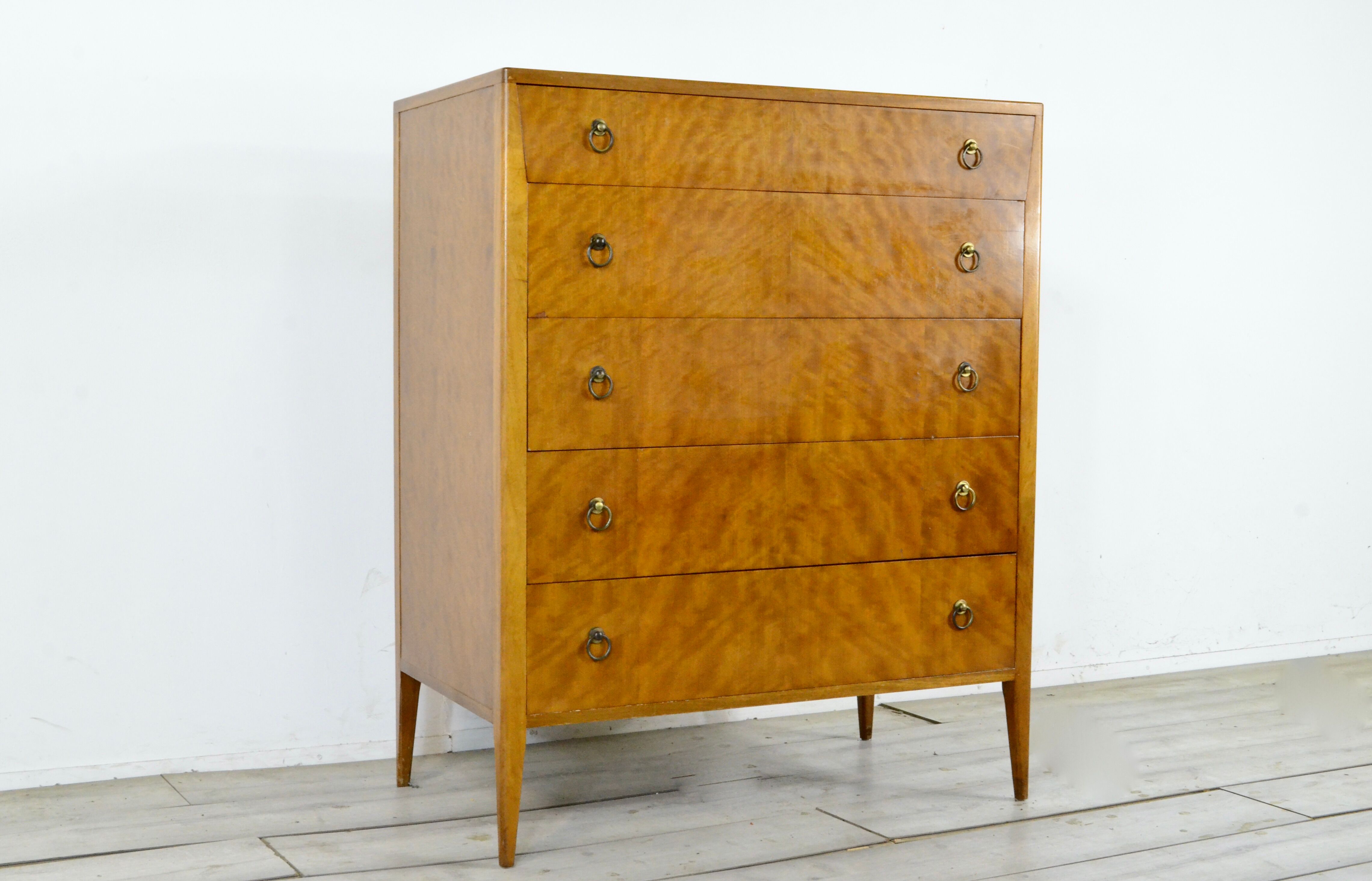 Commode en noyer du milieu du siècle  Tallboy