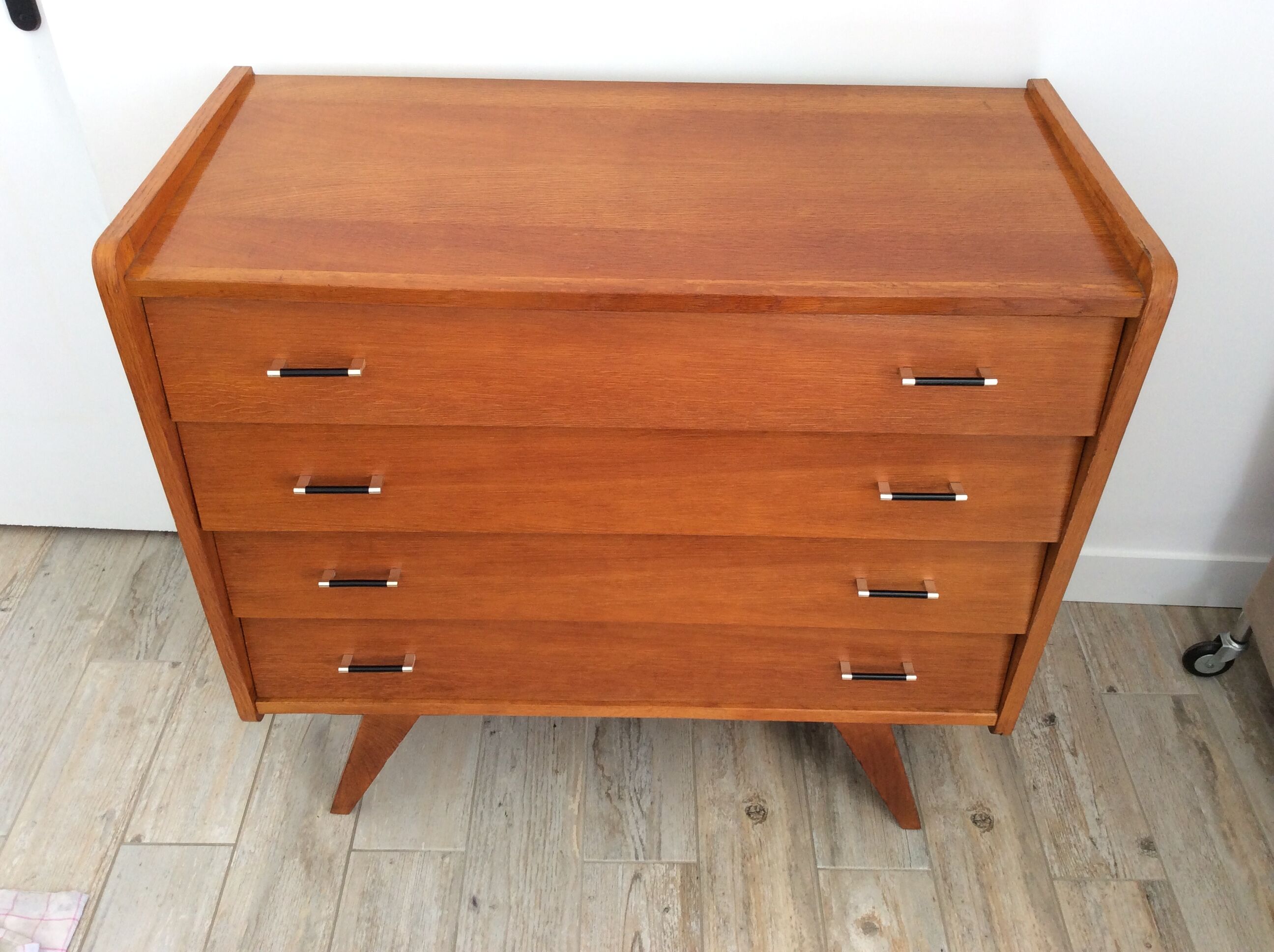 Commode vintage pieds compas 1950