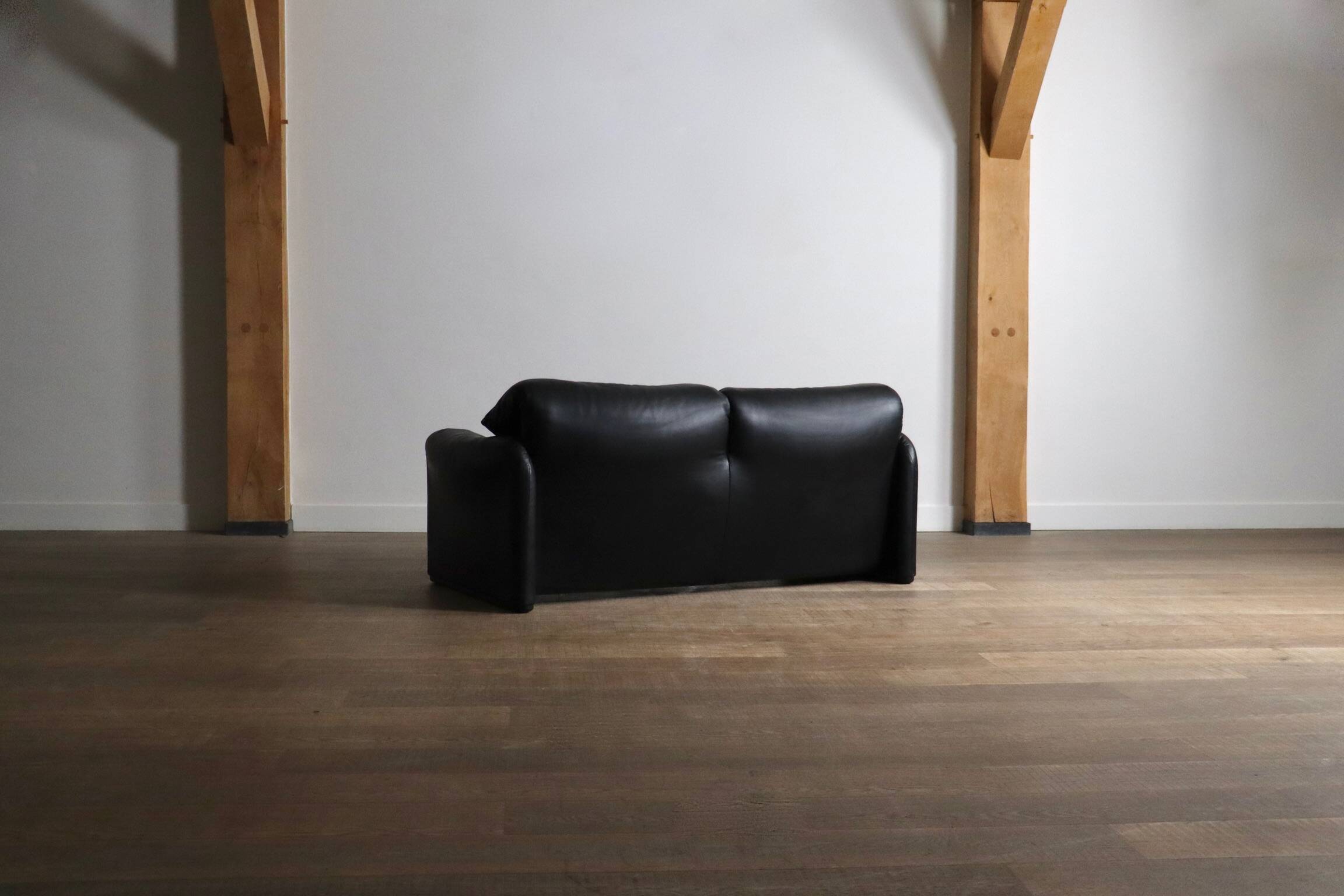 Cassina Maralunga Two Seater Sofa In Black Leather By Vico Magistretti 1970