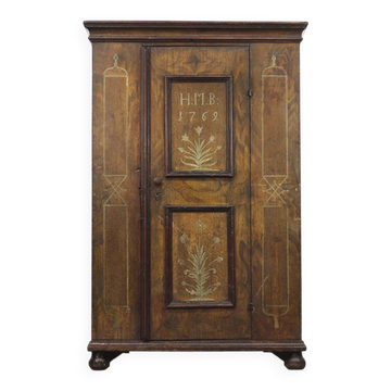 Armoire de mariage en art populaire peint 1769