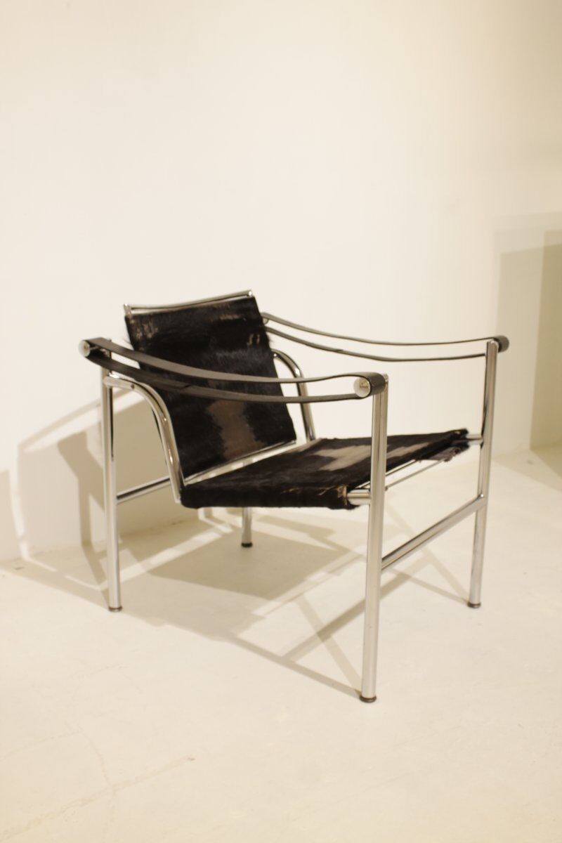 LC1 armchair with reclining backrest, model B301 by Le Corbusier - no. 412