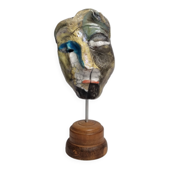 Signed raku ceramic mask, wooden base – Contemporary sculpture 29 cm