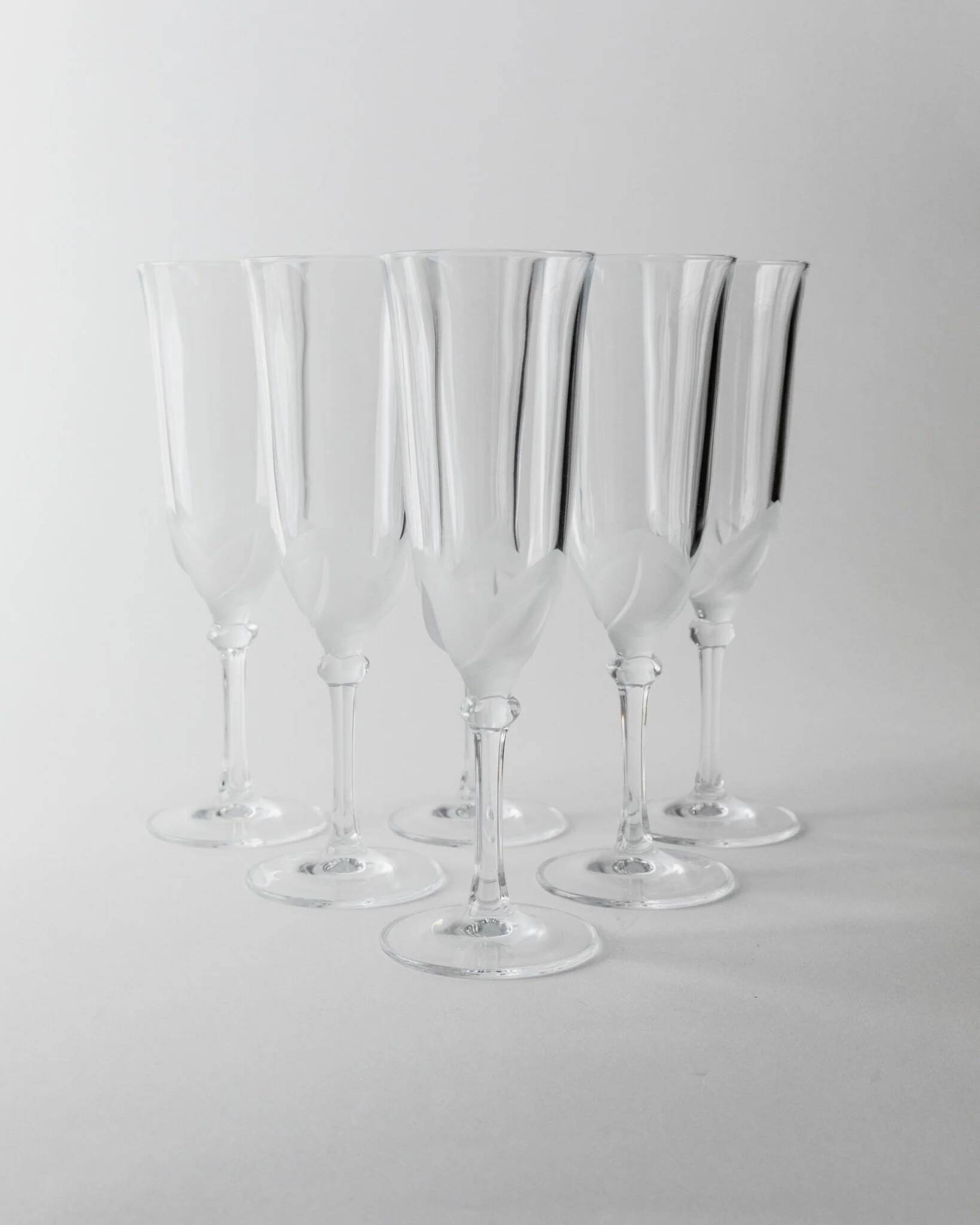 Six flûtes à champagne en verre cristal transparent avec détail floral mat – Vintage Durand France années 1970