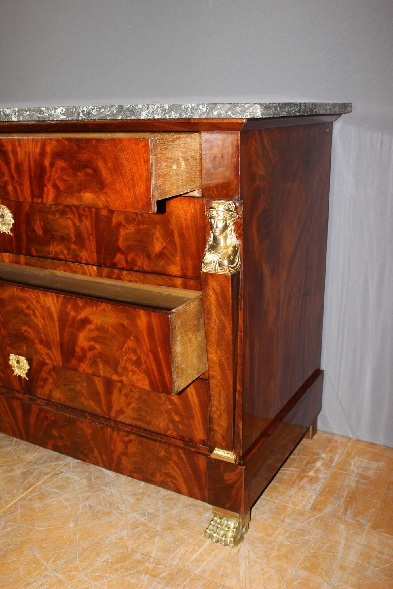 Return from Egypt chest of drawers in mahogany, early 19th century