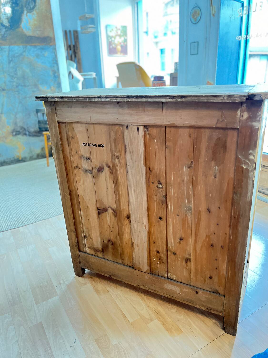 Parisian buffet in its pretty original patina