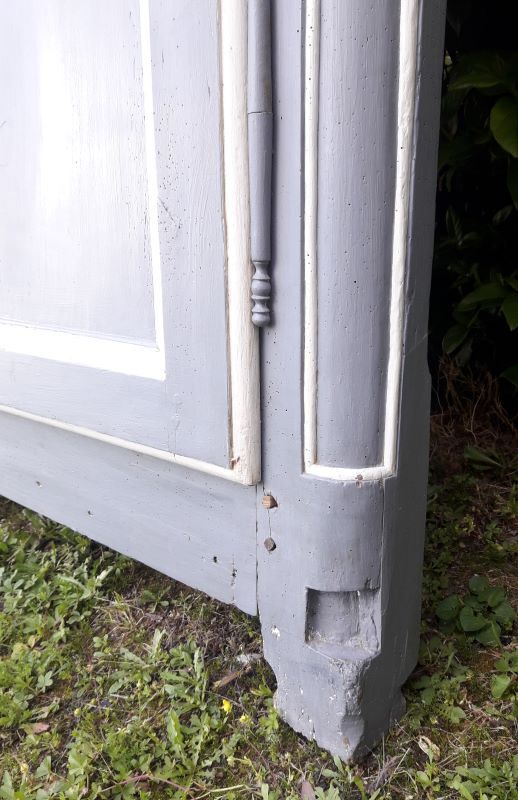 Lyon's 18th-18th-painted walnut façade rechampi