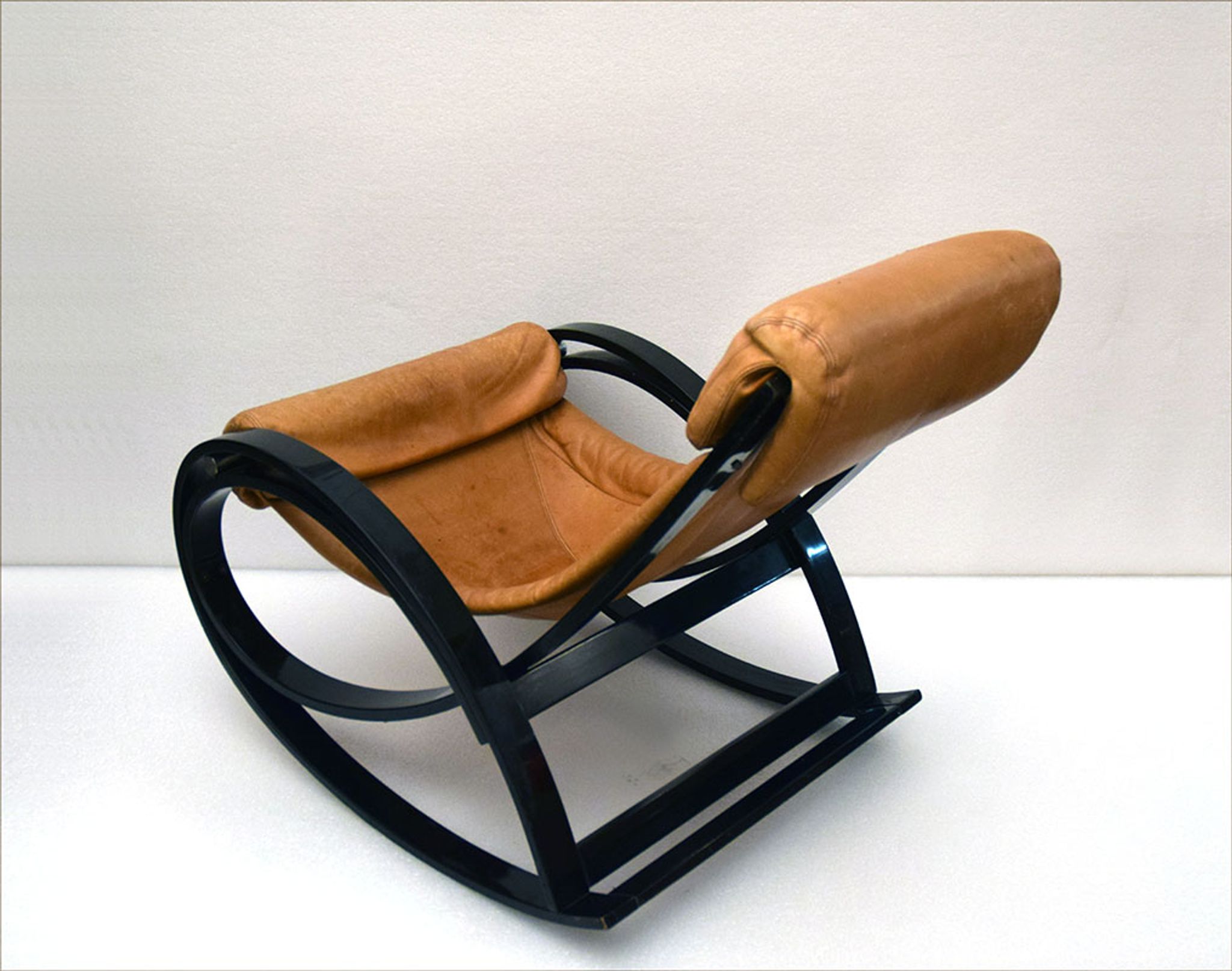 Sgarsul rocking chair designed by Gae Aulenti for Poltronova