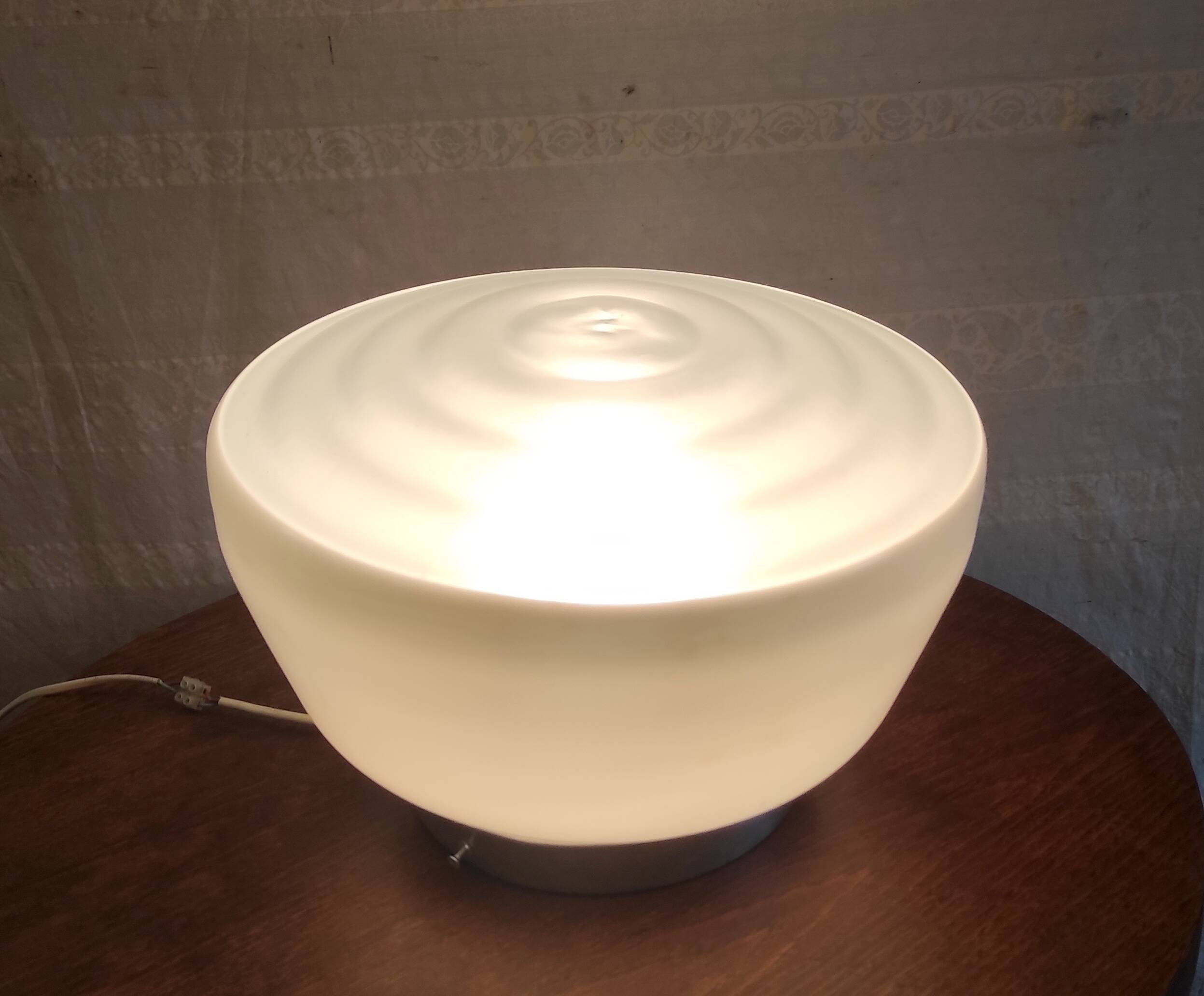 Plafonnier XXL style industriel globe opaline - mid. XXème