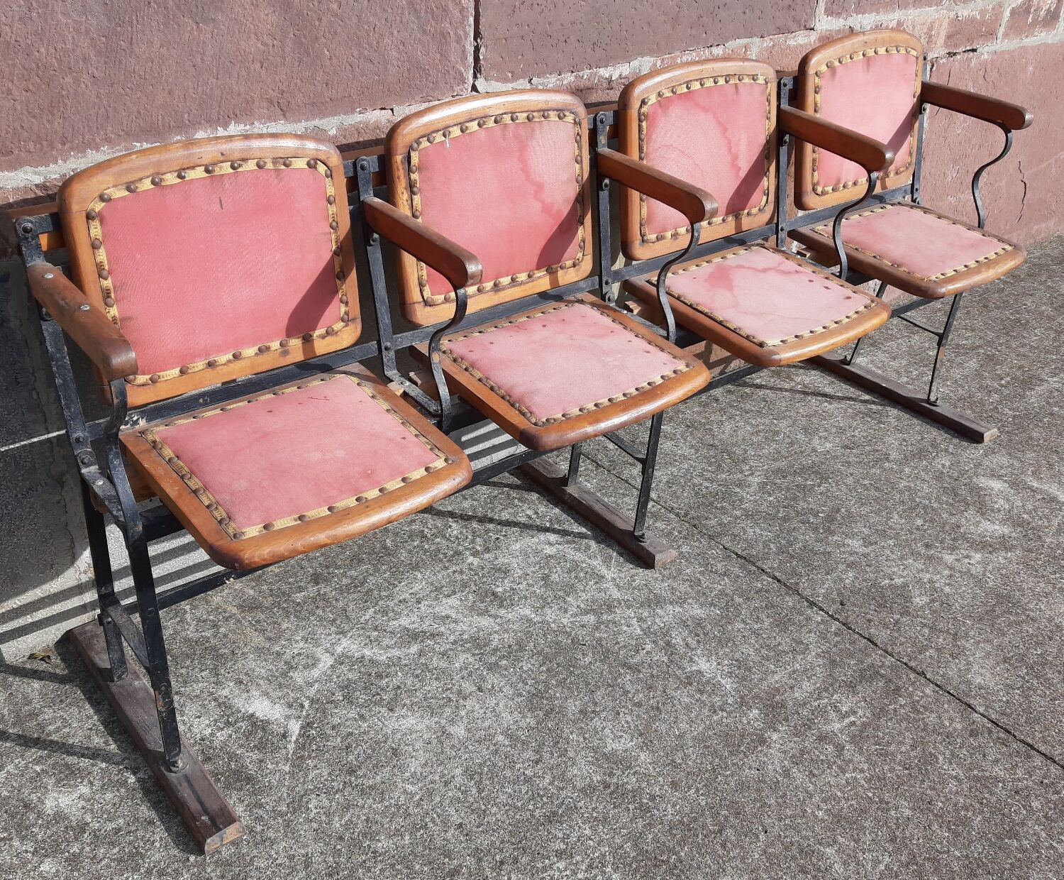 4 seater cinema bench