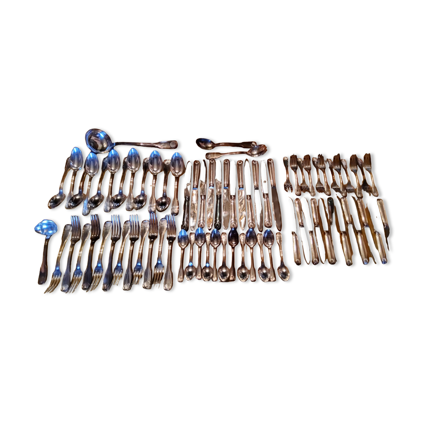 Silver metal housewife of the 50s shell model 76 pieces in its box