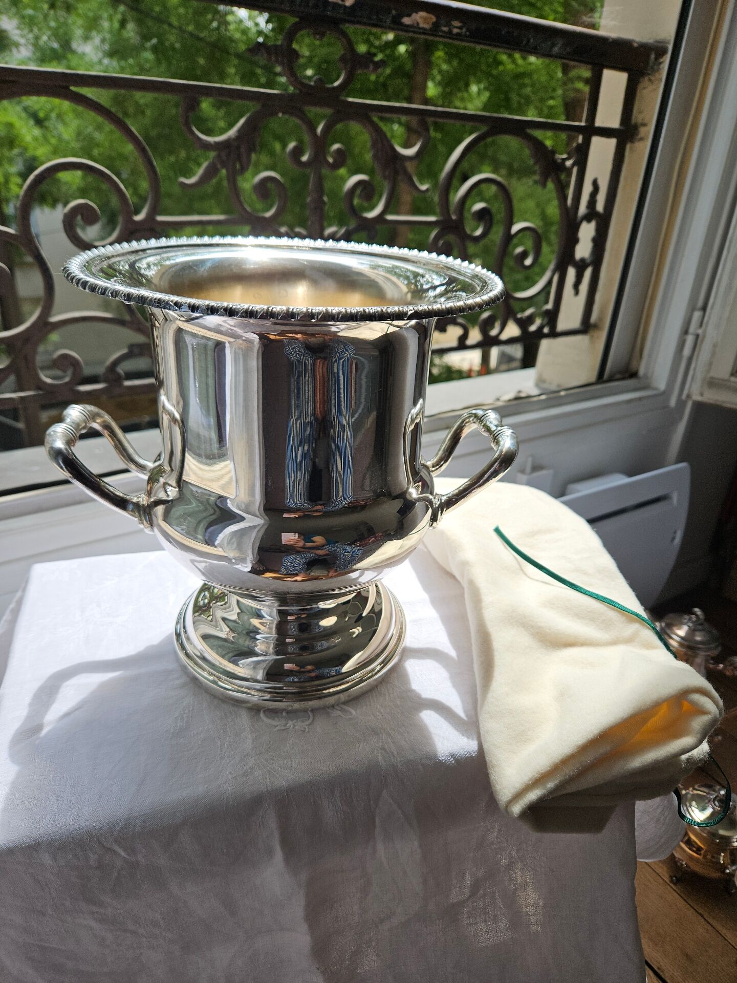 Superb Champagne Bucket Viners – Silver Metal – Exceptional Condition