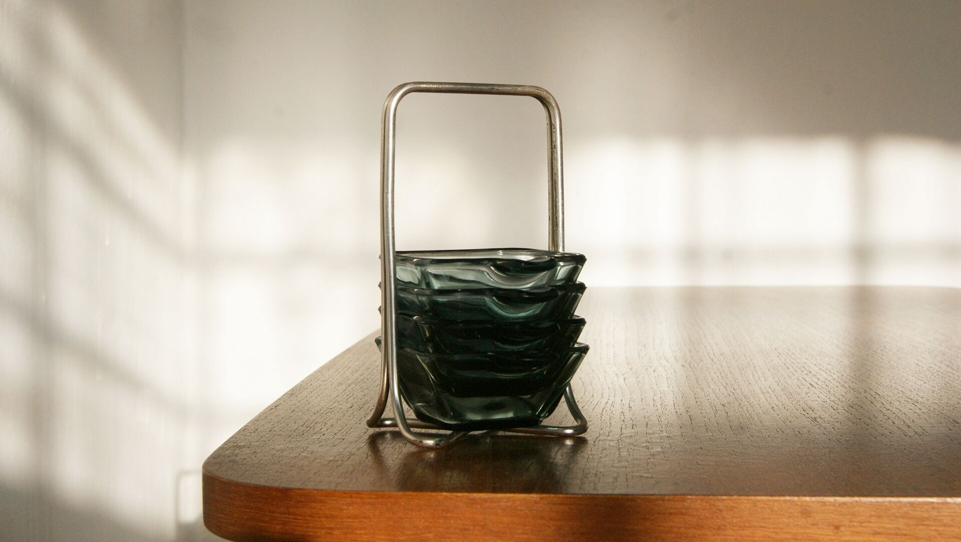 Cendrier en verre tourmaline du milieu du siècle par Wilhelm Wagenfeld pour WMF