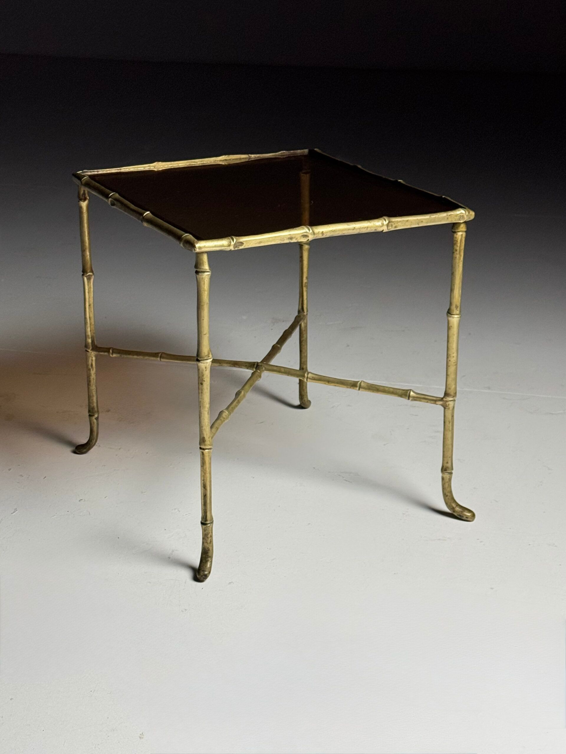 Table d'appoint en faux bambou
