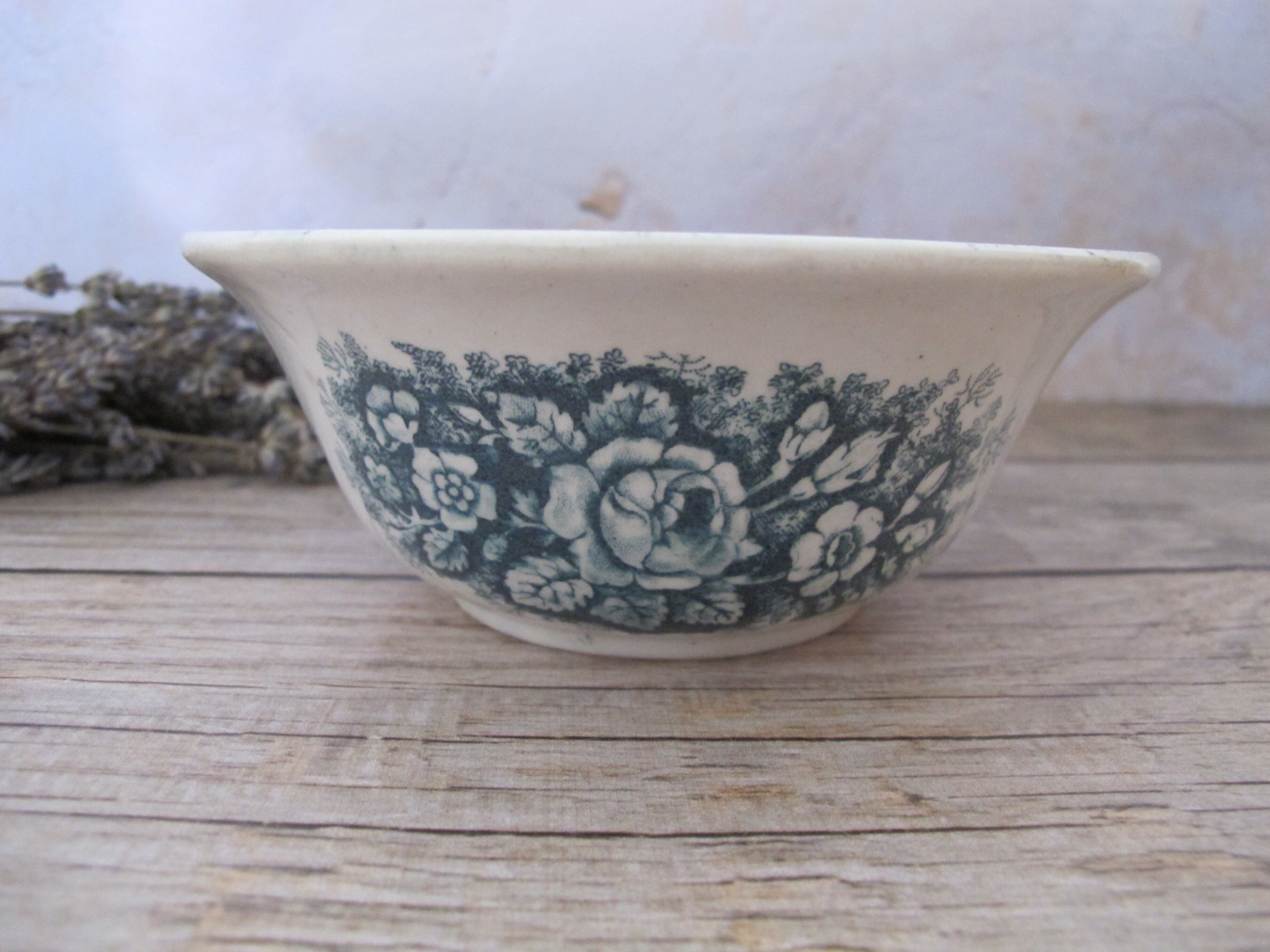 Small cut in iron earth