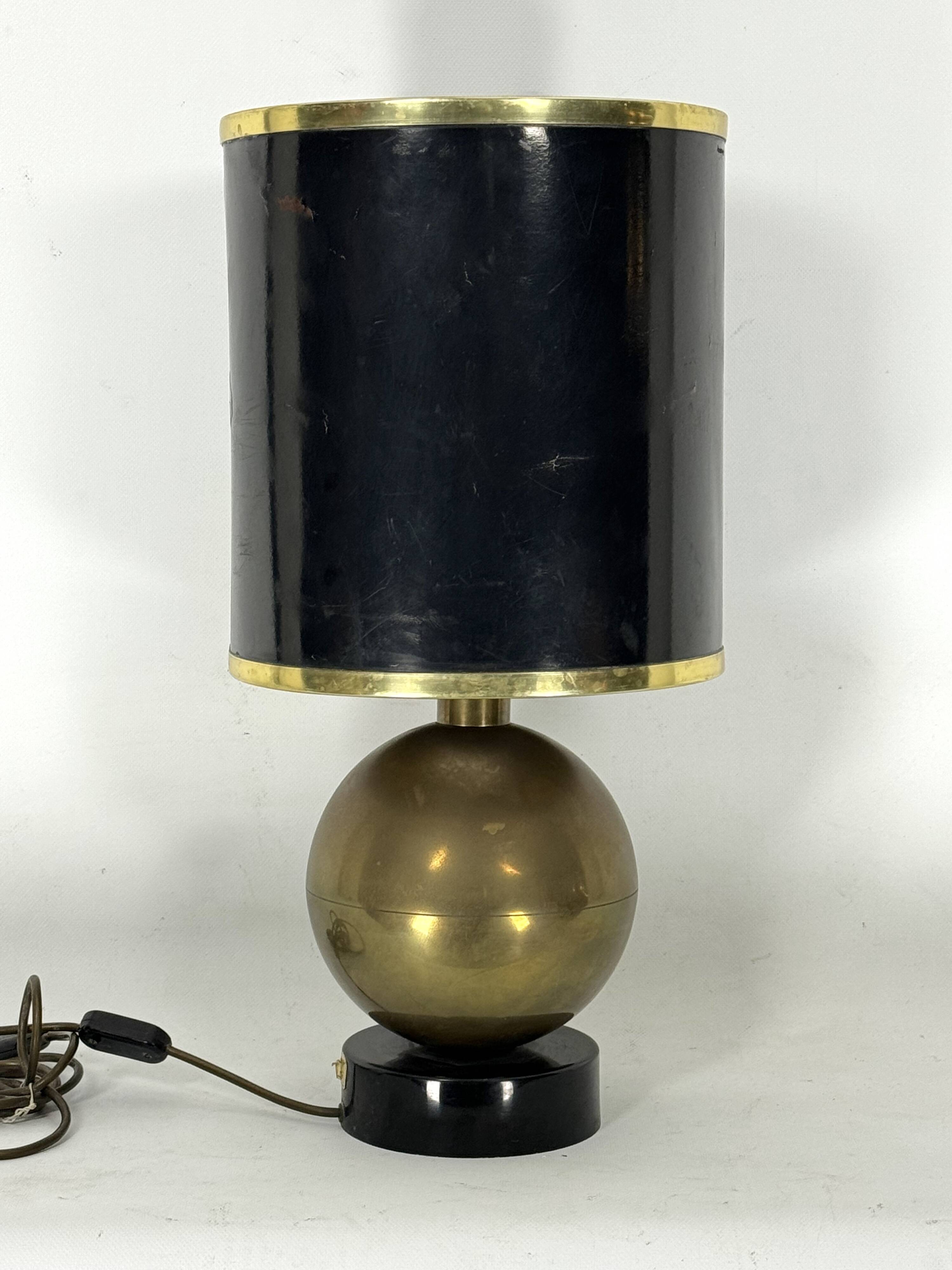 Vintage Brass sphere table lamp. Italy 1970s