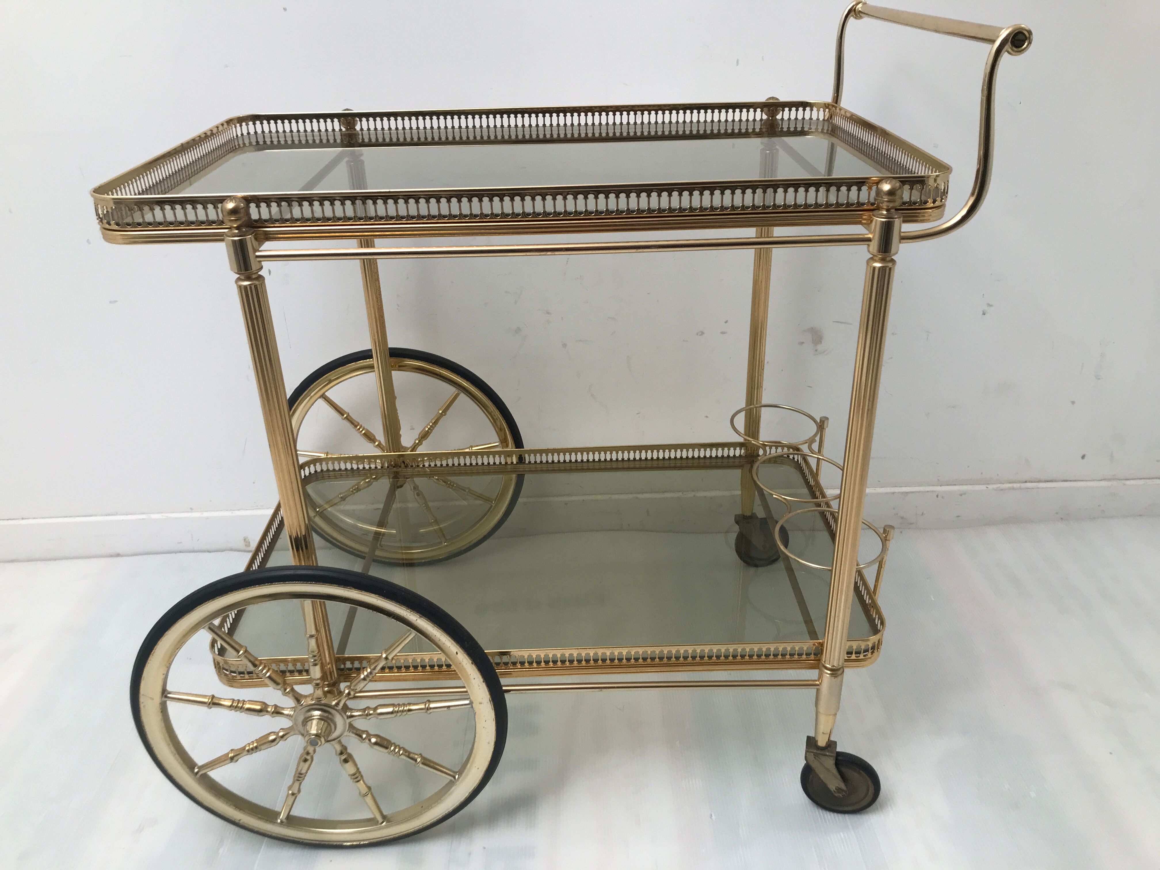 Golden vintage rolling service