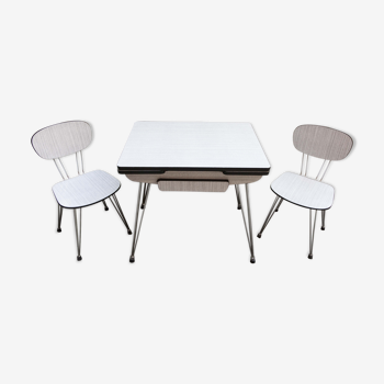 Ensemble table formica et 2 chaises pieds eiffel