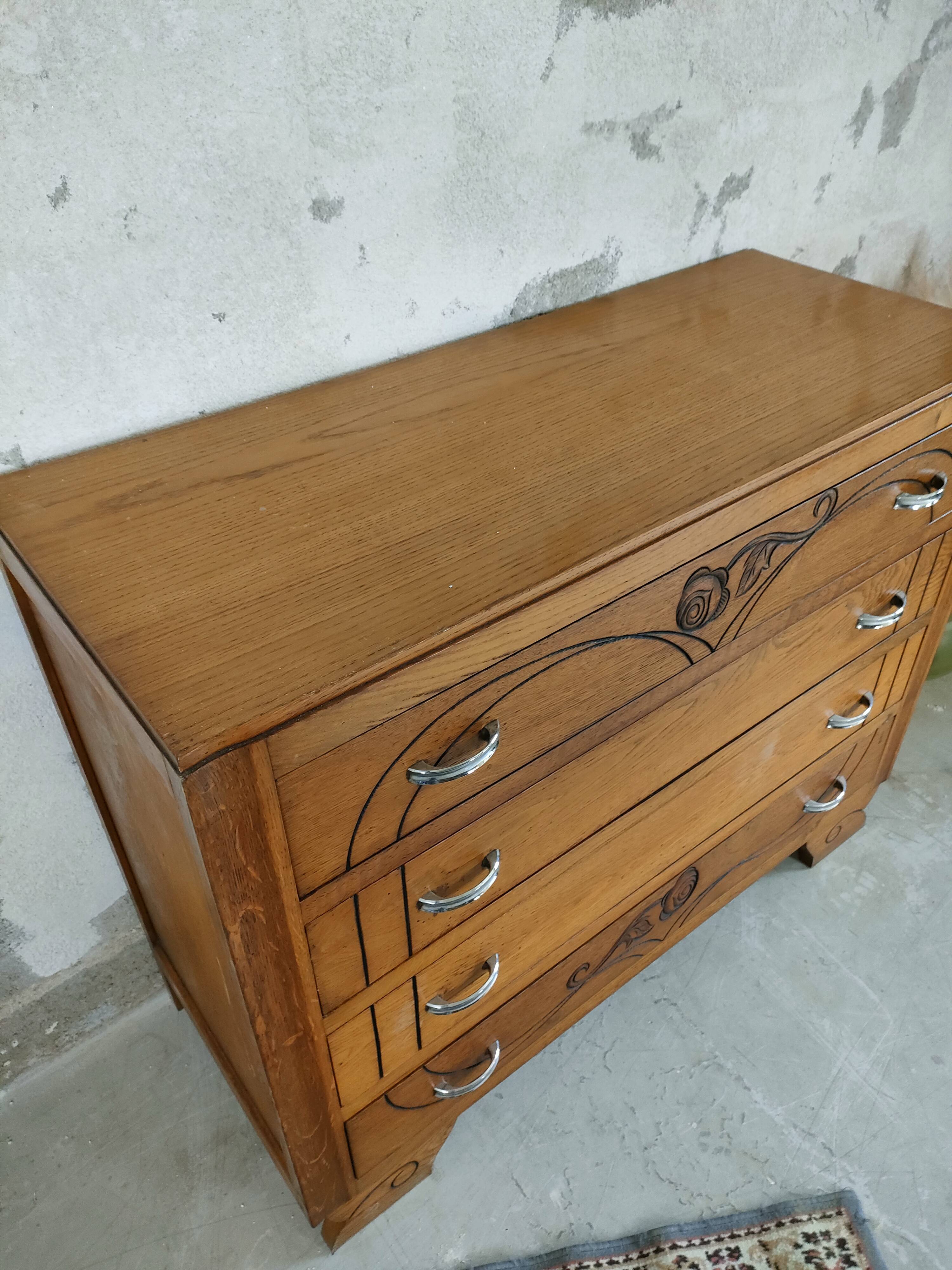 Art deco chest of drawers